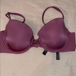 VICTORIA SECRET BRA !